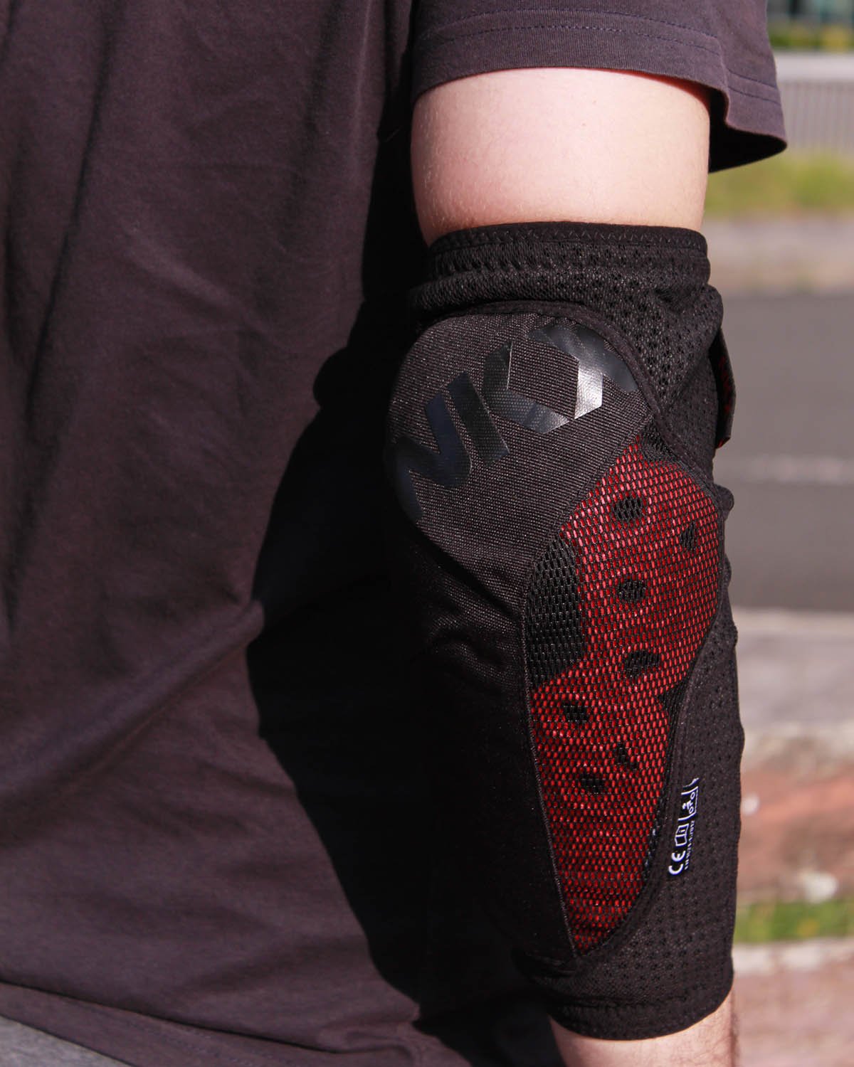 NKX Elite Ginocchiere