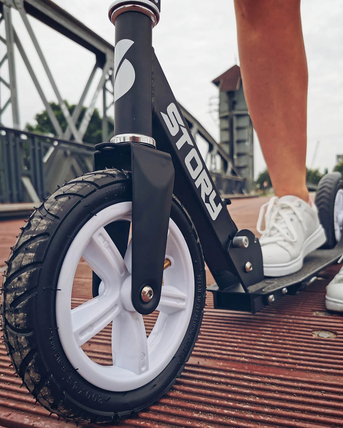 Story Civic Comfort Air-wheels Scooter Pieghevole